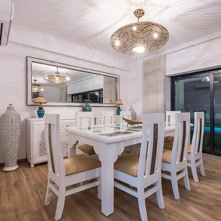 Matias Gale - Luxury With Private Pool, Ac, Free Wifi, 5 Min From The Guia