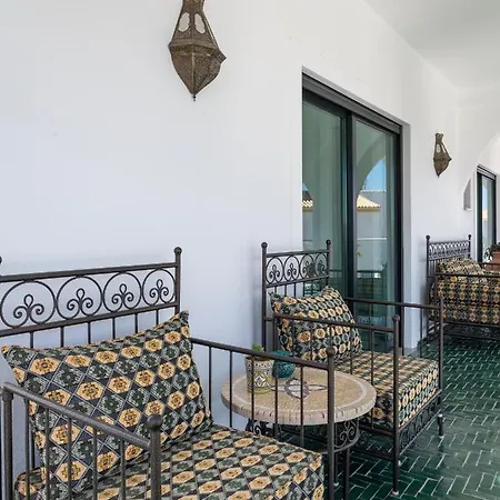 Villa Matias Gale - Luxury With Private Pool, Ac, Free Wifi, 5 Min From The Guia