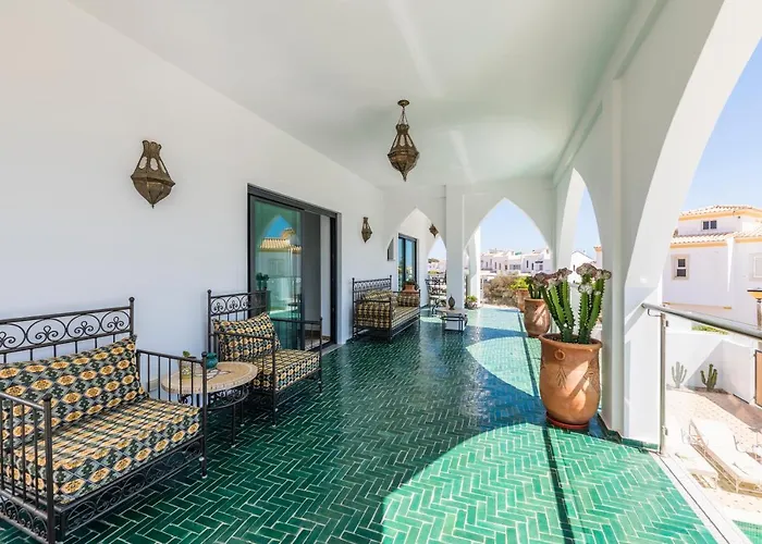 Matias Gale - Luxury With Private Pool, Ac, Free Wifi, 5 Min From The Guia (Faro)