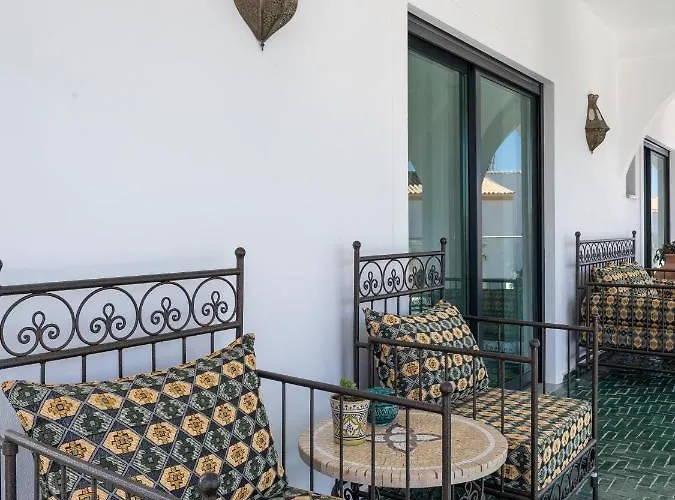 Villa Matias Gale - Luxury With Private Pool, Ac, Free Wifi, 5 Min From The Guia (Faro)