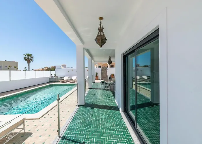 Villa Matias Gale - Luxury With Private Pool, Ac, Free Wifi, 5 Min From The *